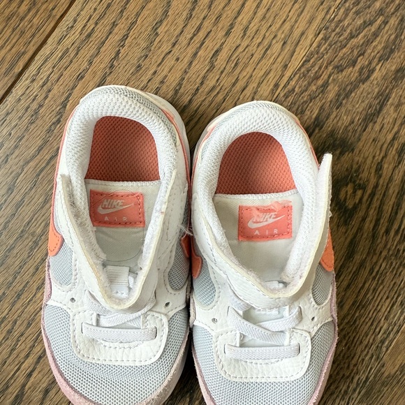 Nike Kids Sneakers with Orange and Pink Details toddler size 7 - Picture 8 of 9